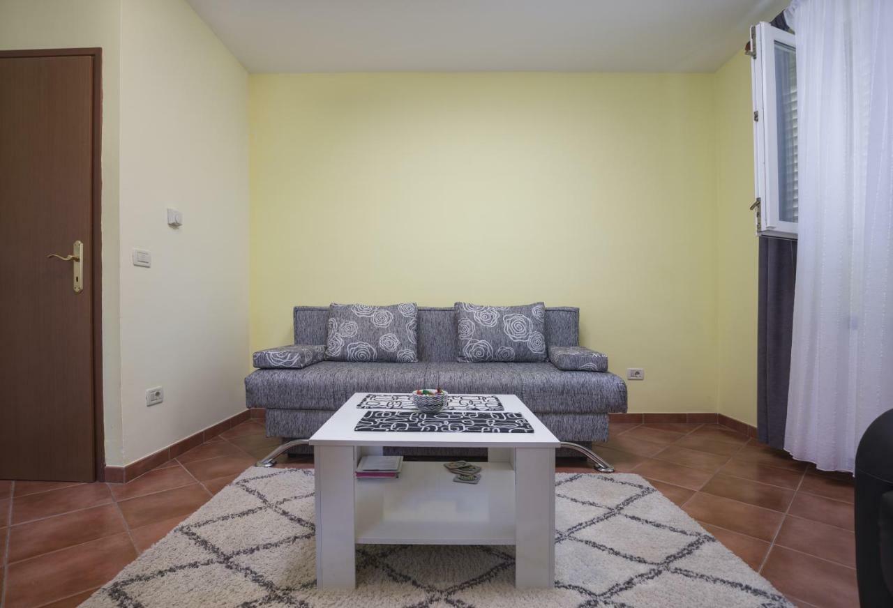 Ella Apartamento *